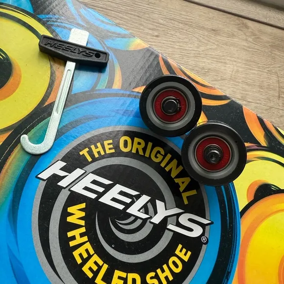 🖤 HEELYS  Pro 20 Emb Prints Wheeled Heel Shoe🖤