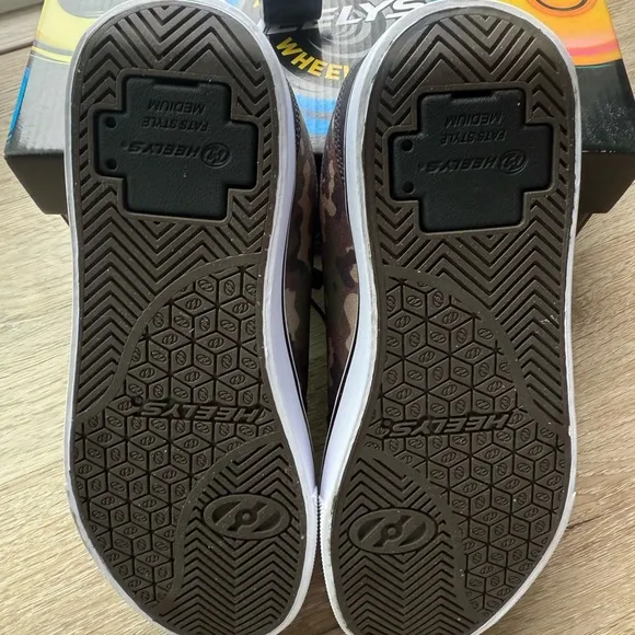 🖤 HEELYS  Pro 20 Emb Prints Wheeled Heel Shoe🖤