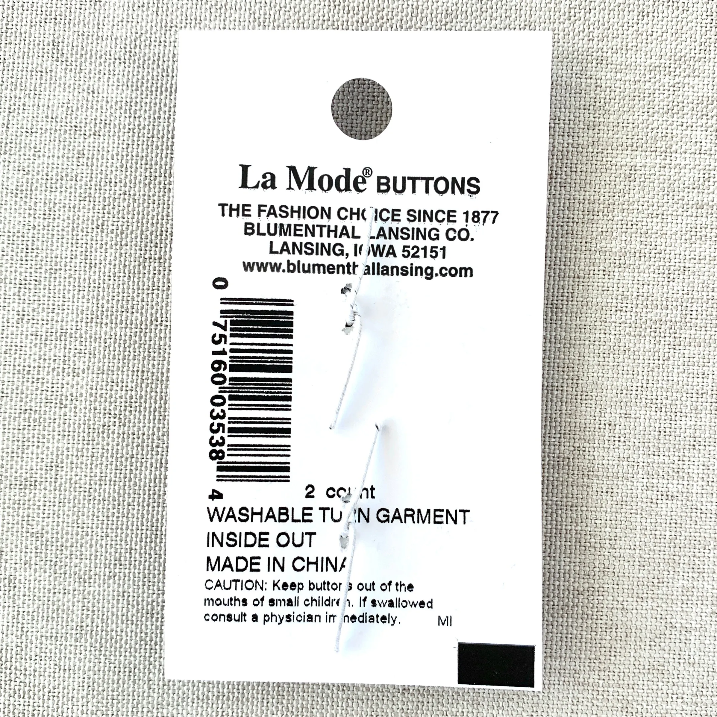 2453 Cow - La Mode - 1 Hole - Shank - Assorted Sizes