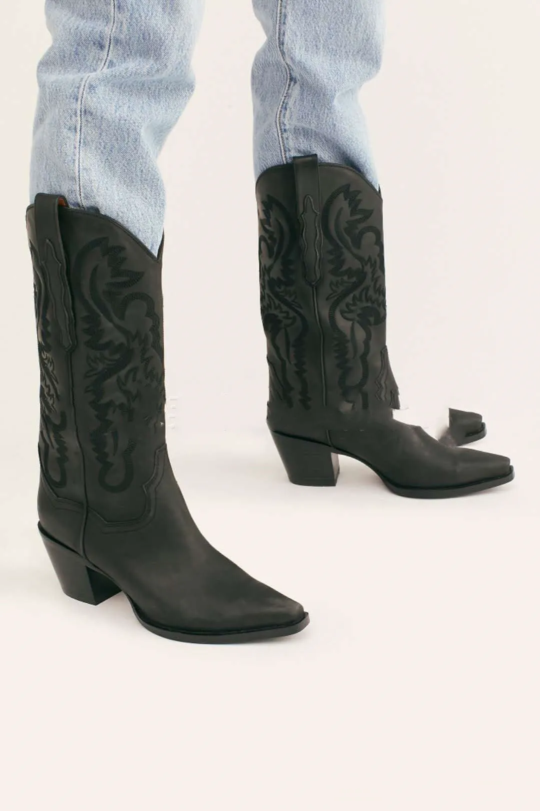 Artificial PU European And Beautiful Leather Sleeve Martin Boots