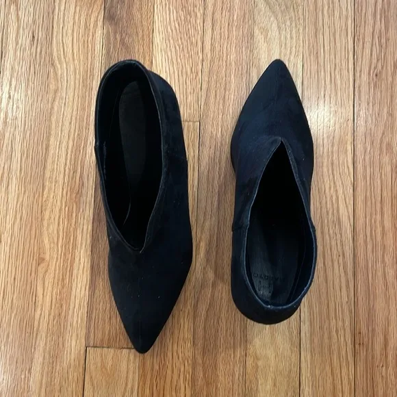 Black suede bootie
