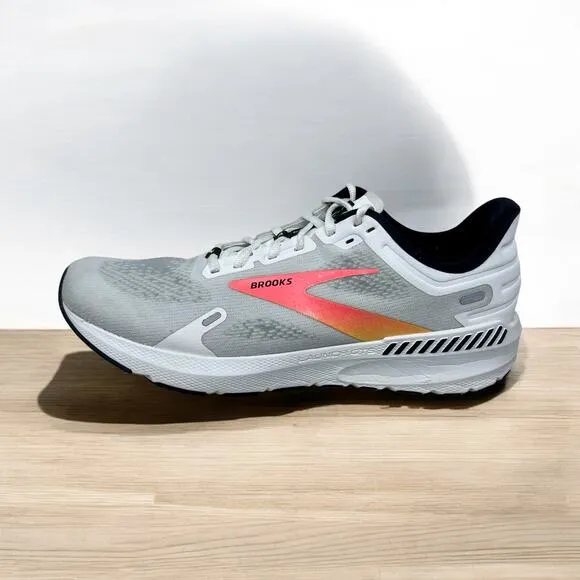 Brooks Launch GTS-9 Sneakers Mens Sz 13 White &amp; Gray 93#8=L.4.7