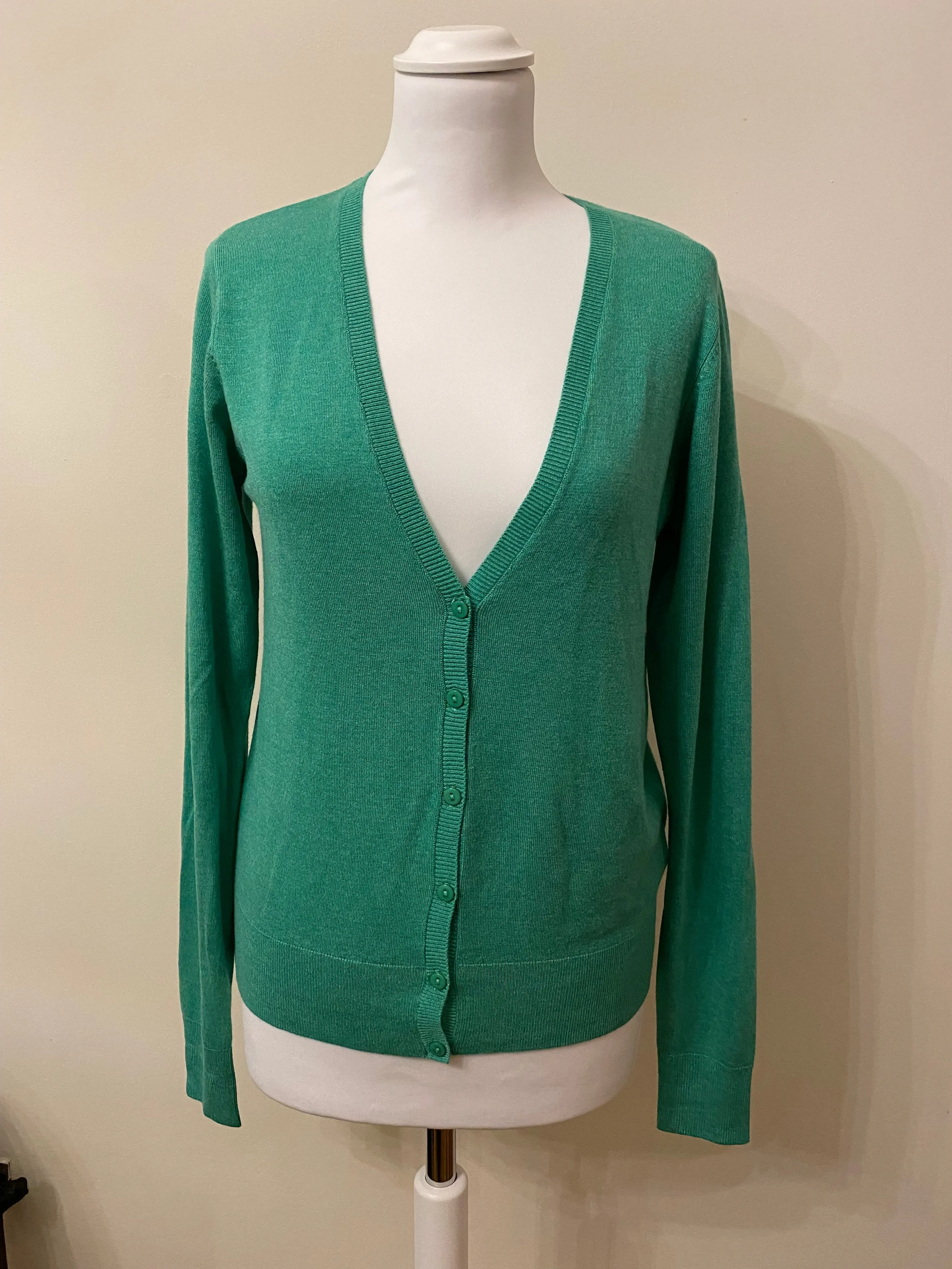 b.young Pimba V Neck Cardigan in Green