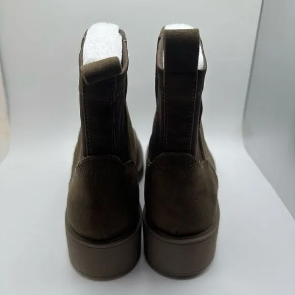 CUSHIONAIRE Hackett Front Zip Stretch Boot 7 OLIVE NEW