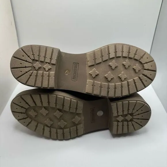 CUSHIONAIRE Hackett Front Zip Stretch Boot 7 OLIVE NEW