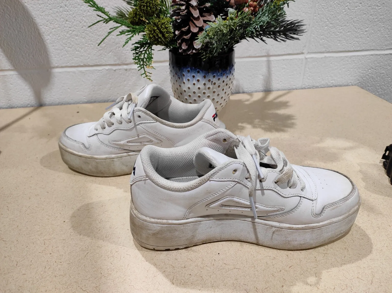 Fila FX-115 5CM01804-125 Womens White Leather Lifestyle Sneakers Shoes Size- 6