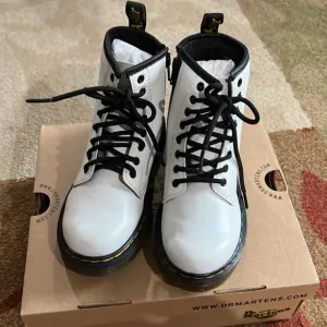 Girl’s White Dr Martens Boots