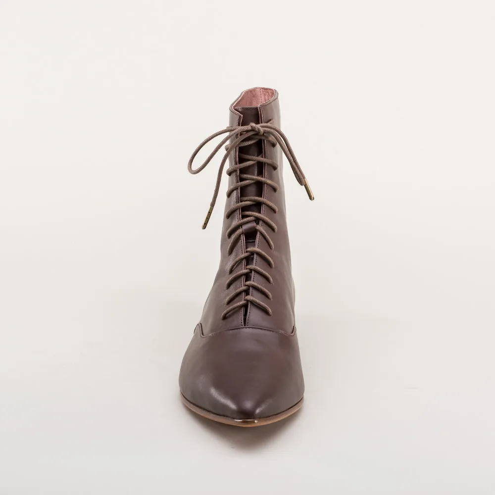 Hartfield Regency Leather Boots (Brown)