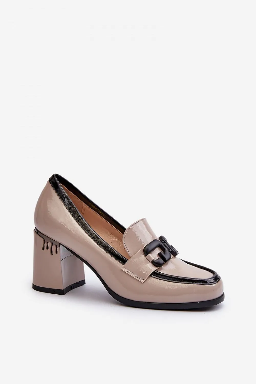 Heeled low shoes
