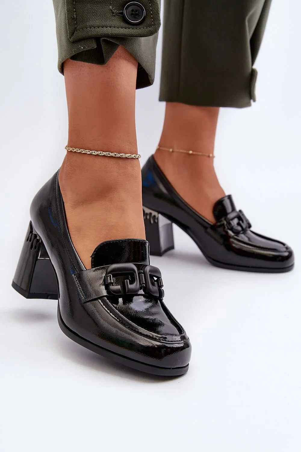 Heeled low shoes