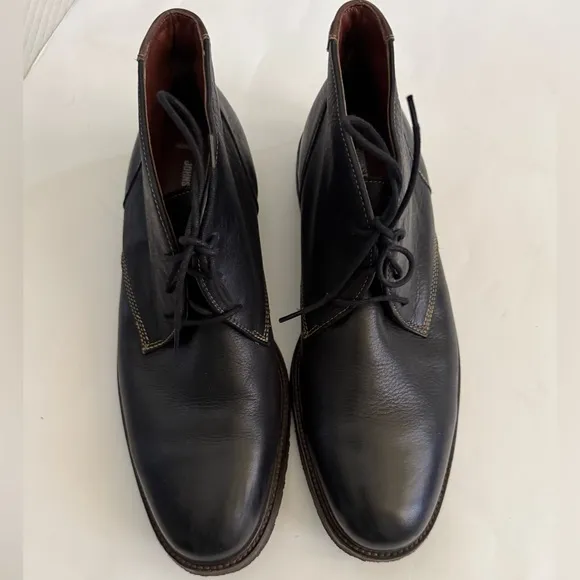 Johnston &amp; Murphy Sheepskin Gum Sole Chukka Boots Booties, Black, Size 12
