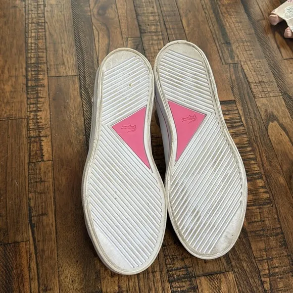 Lacoste Sneakers white with pink alligator and details kids sz 5.5 or EU 37.5