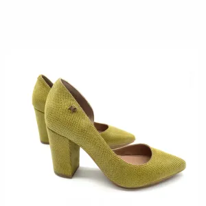 Naya's Yellow Pumps