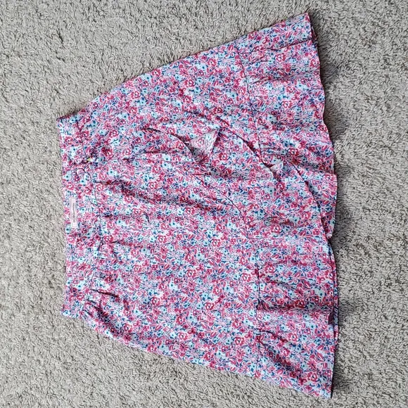 New BCBG Women skirt mini lightweight casual sz M floral pattern (R)