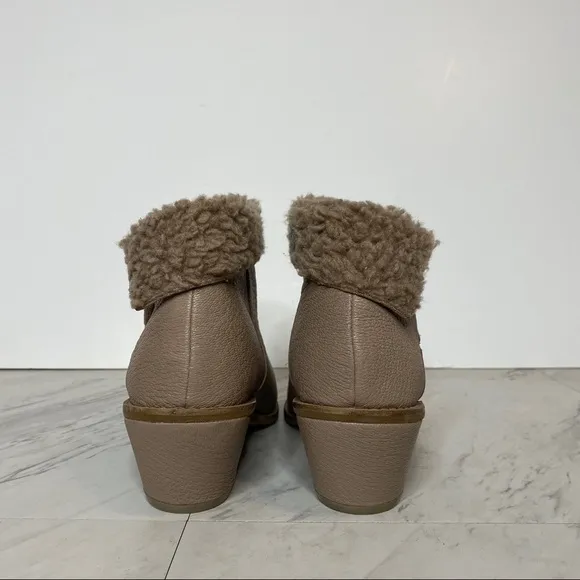 New! Kelsi Dagger Kayak Faux Fur Leather Boot 8.5