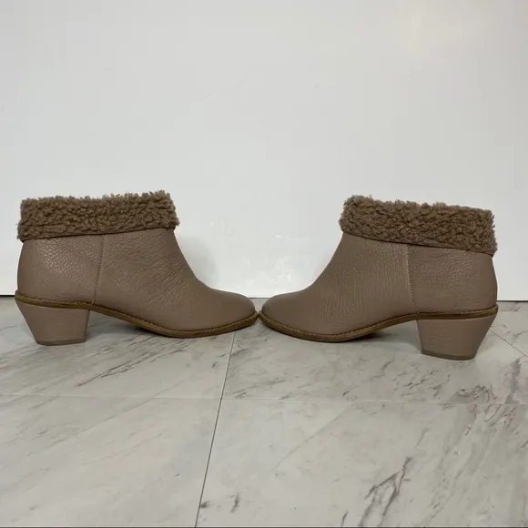 New! Kelsi Dagger Kayak Faux Fur Leather Boot 8.5