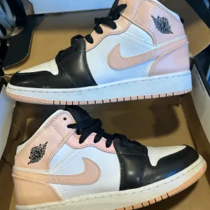 Nike Air Jordan Mid Sneakers - Artic Orange black toe