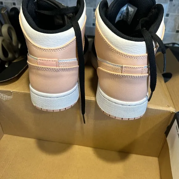 Nike Air Jordan Mid Sneakers - Artic Orange black toe