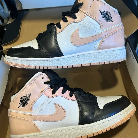 Nike Air Jordan Mid Sneakers - Artic Orange black toe