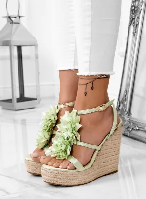 Sandali espadrilles verdi in raso con fiore applicato