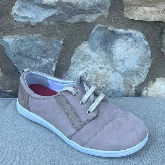 SAS Marnie lightweight sneaker taupe size 6W