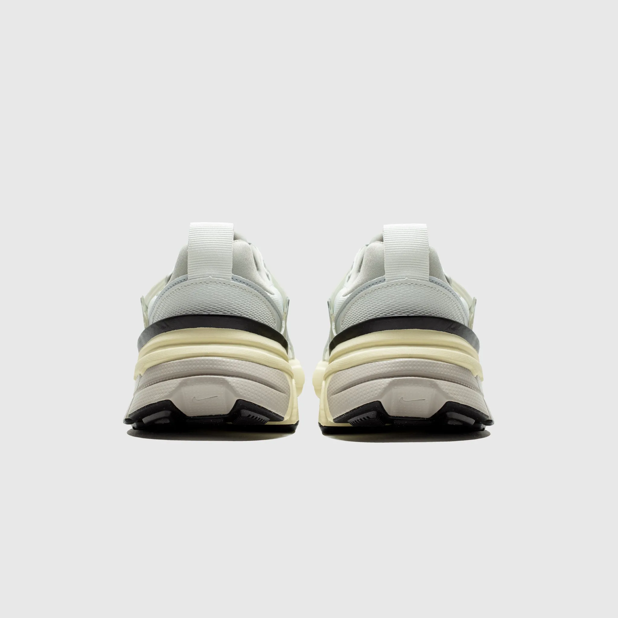 WMNS V2K RUN "SUMMIT WHITE & METALLIC SILVER"