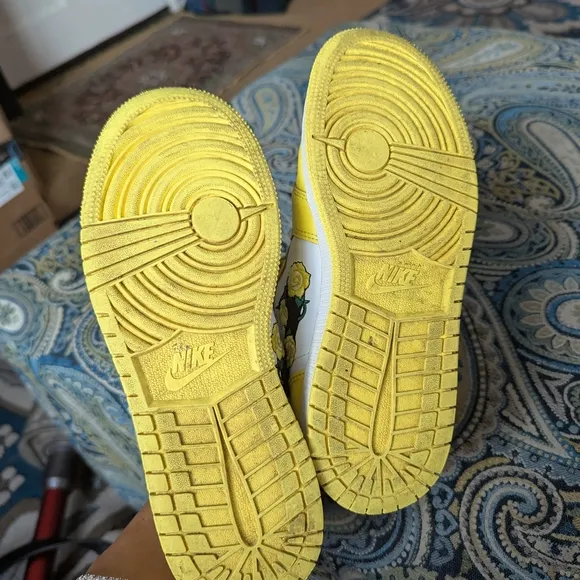 Youth 5y Nike Air Force 1 Dynamic Yellow Floral Edition