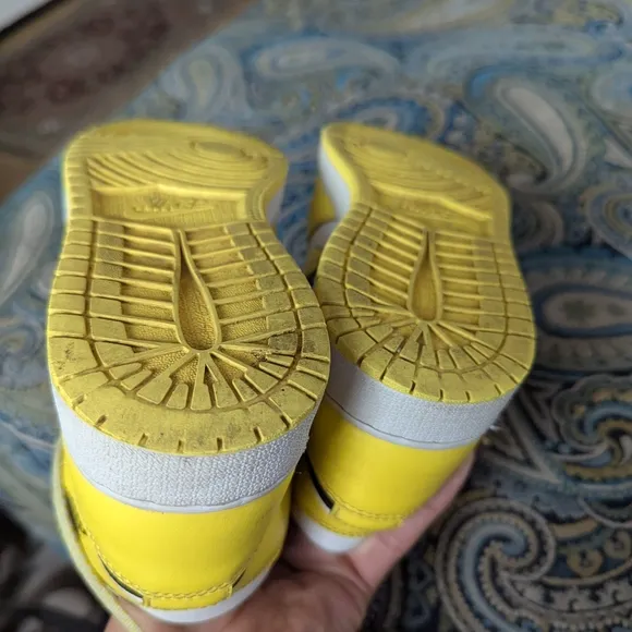 Youth 5y Nike Air Force 1 Dynamic Yellow Floral Edition